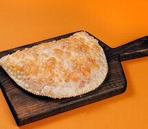 Сладкий чебурек с вишней