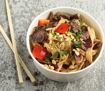 Wok с говядиной в перечном соусе