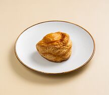 Пирожок слоёный с капустой