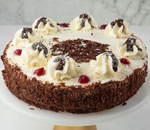 Торт Безе с клюквой и шоколадом