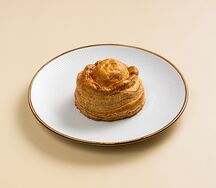 Пирожок слоёный с мясом 