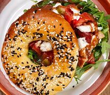 Моцарелла, томаты, веган песто