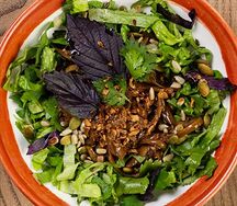 Вешенки, ассорти грибов, трюфельный соус, демиглясс