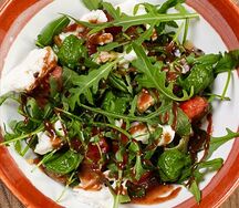 Моцарелла, томаты, веган песто