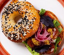 Митболы, перечный соус