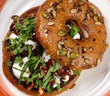 Пекан, кленовый сироп, кремчиз