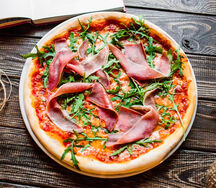 Пицца Пармская ветчина и руккола