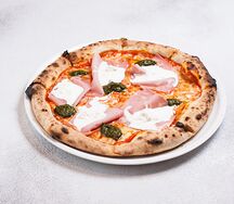 Пицца Мортаделла, страчателла и песто