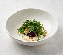 Маринованная свекла с муссом из копченой феты и артишоками 