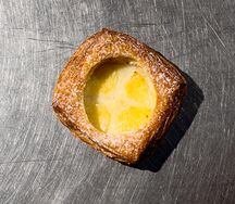 Планше с ананасом и кокосовым кремом