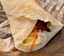 Сирийская шаверма со свежими овощами