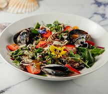 Салат с морепродуктами