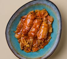 Грибы эноки в беконе