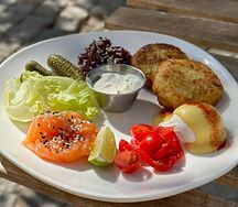 Завтрак с лососем