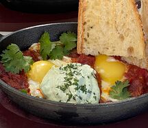 Шакшука со взбитой фетой и соусом чимичурри