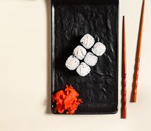 Маки с курицей