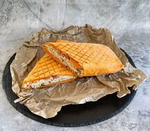 Шаурма со свининой в сырном лаваше