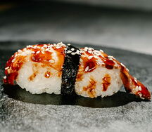 Суши с угрем