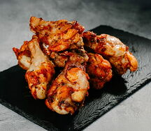 Куриные крылья в фирменном соусе