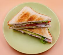 Сэндвич с ветчиной и сыром