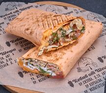 Шаверма в сырном лаваше