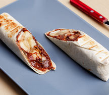 Шаверма с бананом, Нутеллой и арахисом