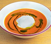 Томатный суп с моцареллой