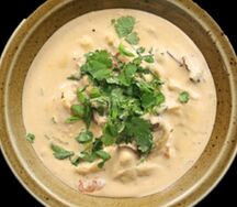 Куриный суп со сливками и грибами
