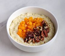 Пшенная каша с карамелизированной тыквой и пеканом