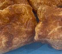 Слойка с ветчиной и сыром