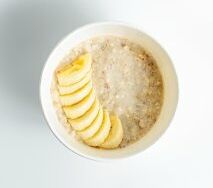 Овсяная каша с бананом