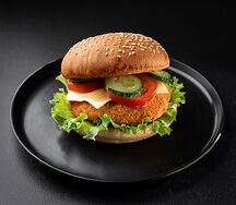Бургер с куриной котлетой