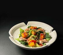 Салат с печеной тыквой и курицей
