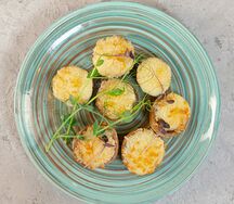 Грибные шапочки, фаршированные сыром