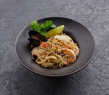 Пад-тай с морепродуктами