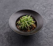 Чачжан Мен с цыпленком