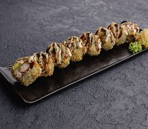 Теплый ролл с креветкой и угрем