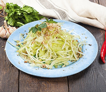 Редька зеленая с грецким орехом