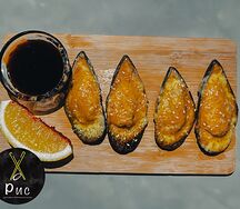 Запеченные мидии с чесночным соусом