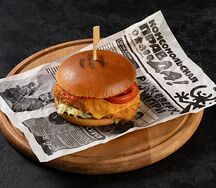 Бургер с куриным филе в панировке