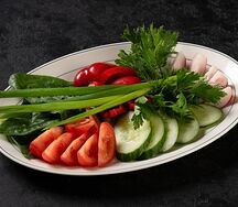  Ассорти из свежих овощей и зелени