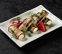 Рулетики из баклажанов с пряным сырным муссом
