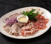 Мясная тарелка