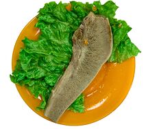 Язык в бульоне консоме