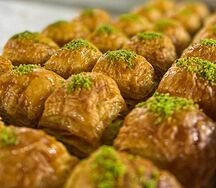 Сладкая пахлава с грецкими орехами
