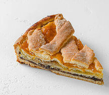 Пирог с курагой и черносливом