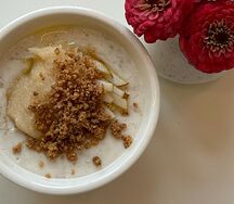 Овсяная с грушевой карамелью и фисташковым кранчем