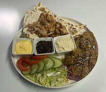 Тарелка с рисом терияки и куриным филе