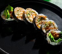 Ролл с креветками темпура