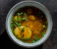 Куриный бульон с фрикадельками